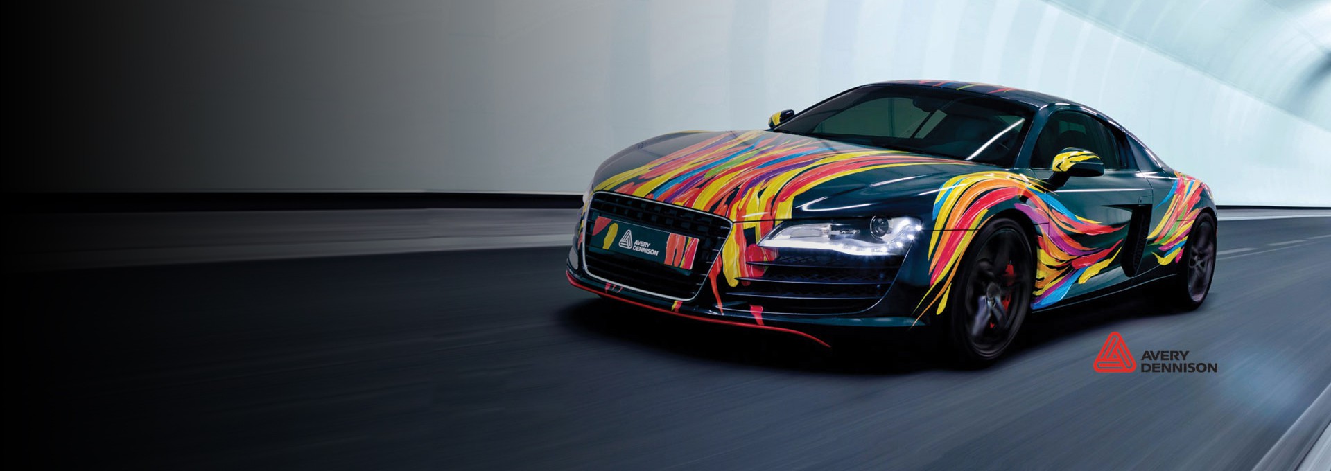 Avery Supreme folija za avtomobile, wrapping folija je prvovrstna kvaliteta cast folije za oblačenje avtomobilov, motornih koles, čolnov… Animacija Avery Dennison